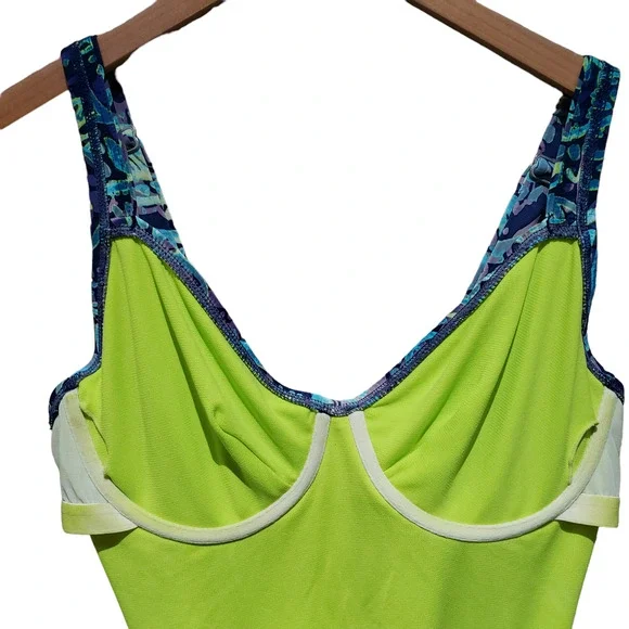 Title Nine - Picture 8 of 12